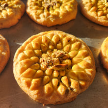 Load image into Gallery viewer, Traditional Persian Cookies (Kolompeh)
