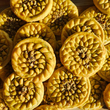 Load image into Gallery viewer, Traditional Persian Cookies (Kolompeh)